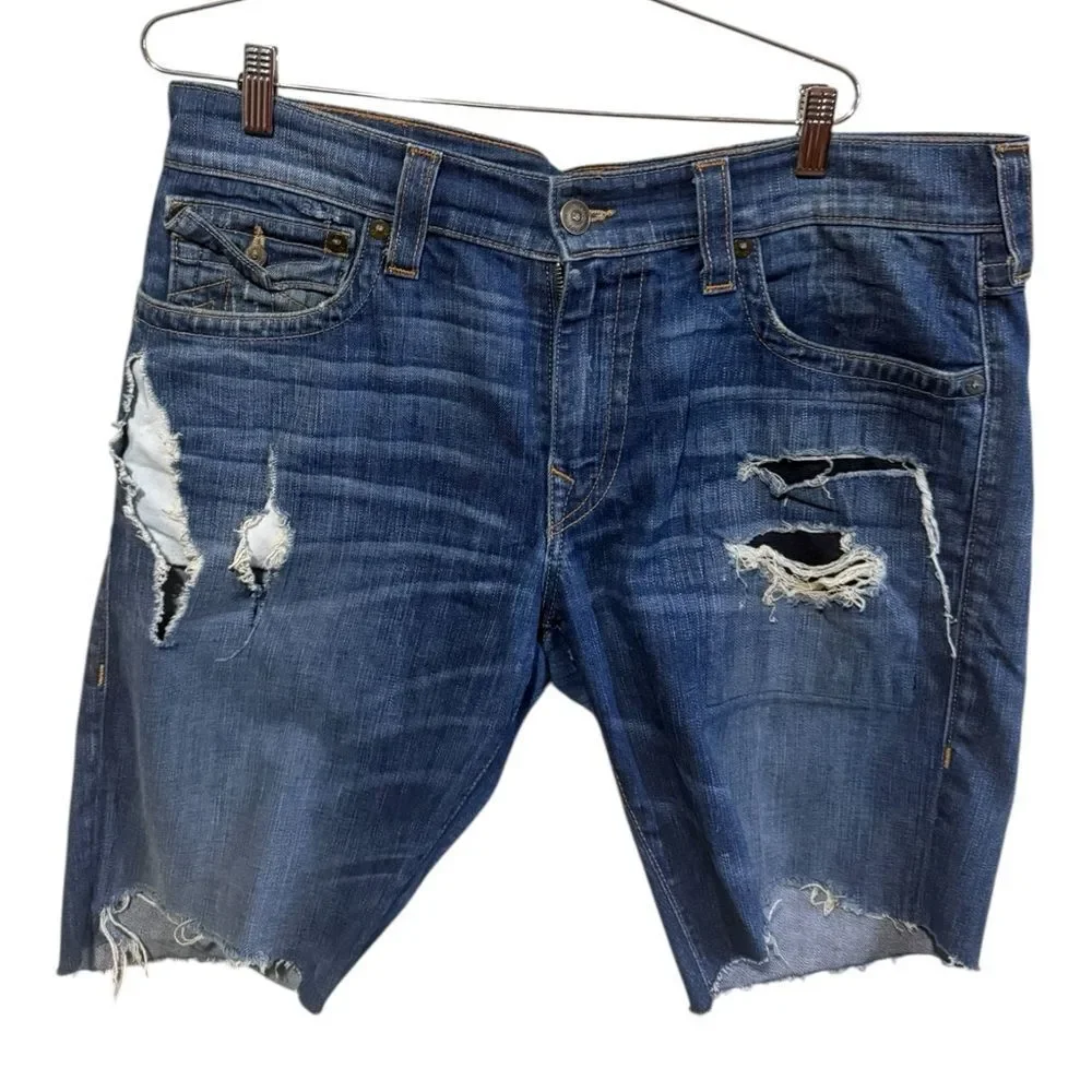 True Religion Geno Distressed Denim Shorts 36 Raw Hem Horseshoe Flap Pockets